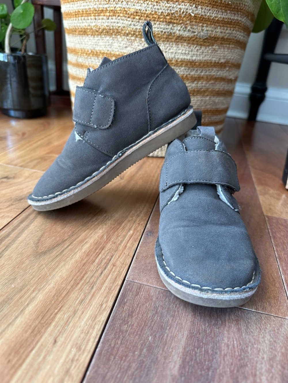 Nordstrom Gray Suede Chukka Boot with Velcro Strap Toddler 10